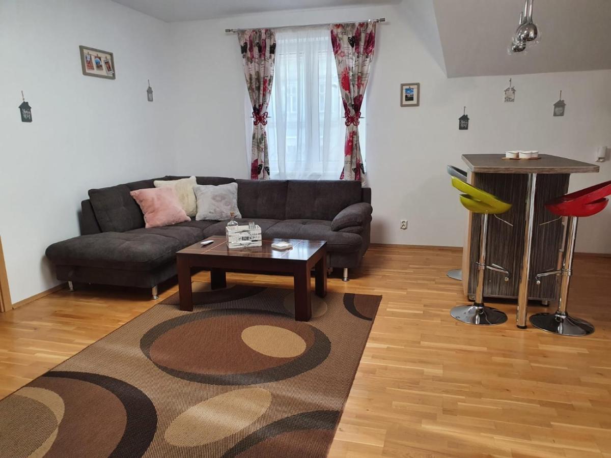 Smiley Apartment Sibiu Exterior photo