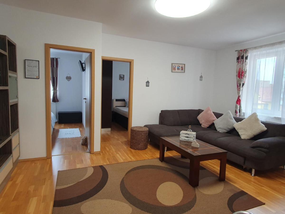 Smiley Apartment Sibiu Exterior photo